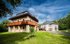 Hotel Kristin Hrádek